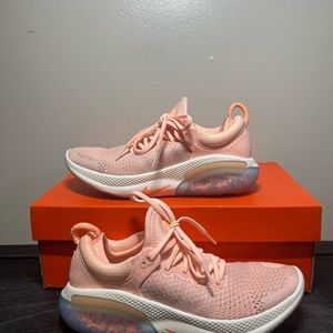 Size 7 - Nike Joyride Run Flyknit Sunset Tint 2019